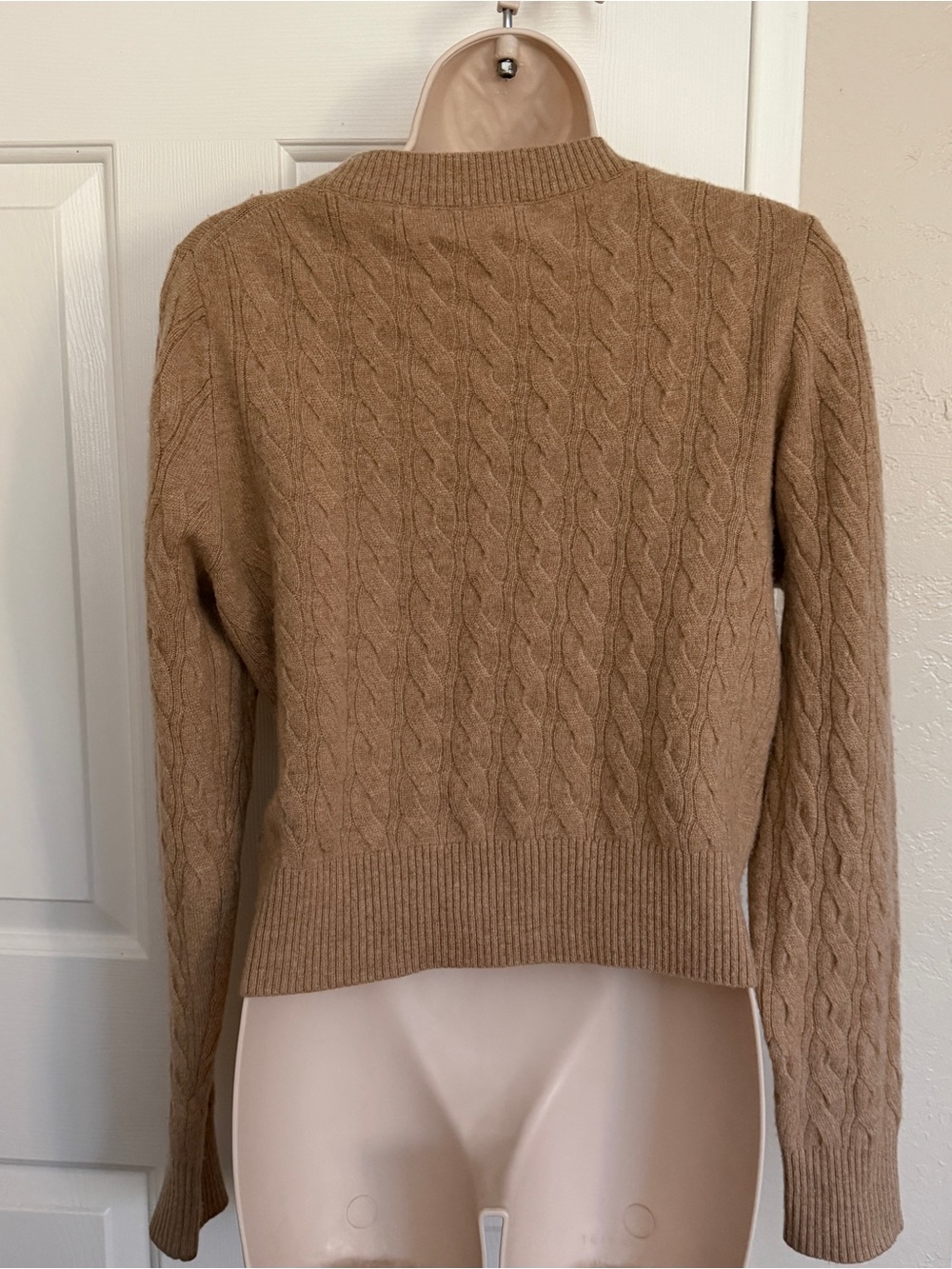 NWT$158 J. Crew 💯 Cashmere Shrunken Cable-Knit V-Neck Cardigan, M, Medium - Picture 3 of 7